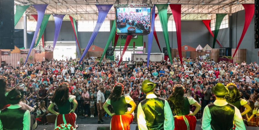  Tem mais música na Festa da Uva e diversão garantida até domingo