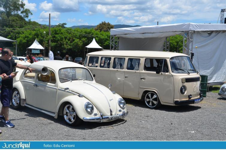  Um Fusca mais show que outro na festa